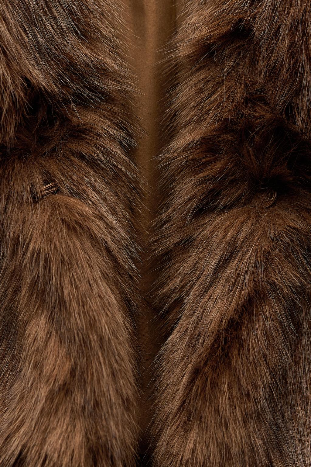 Veste courte en fausse fourrure