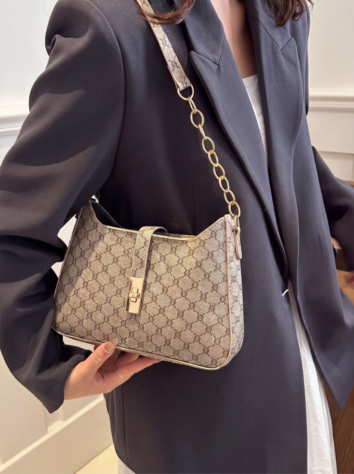 Classic Lock Bag
