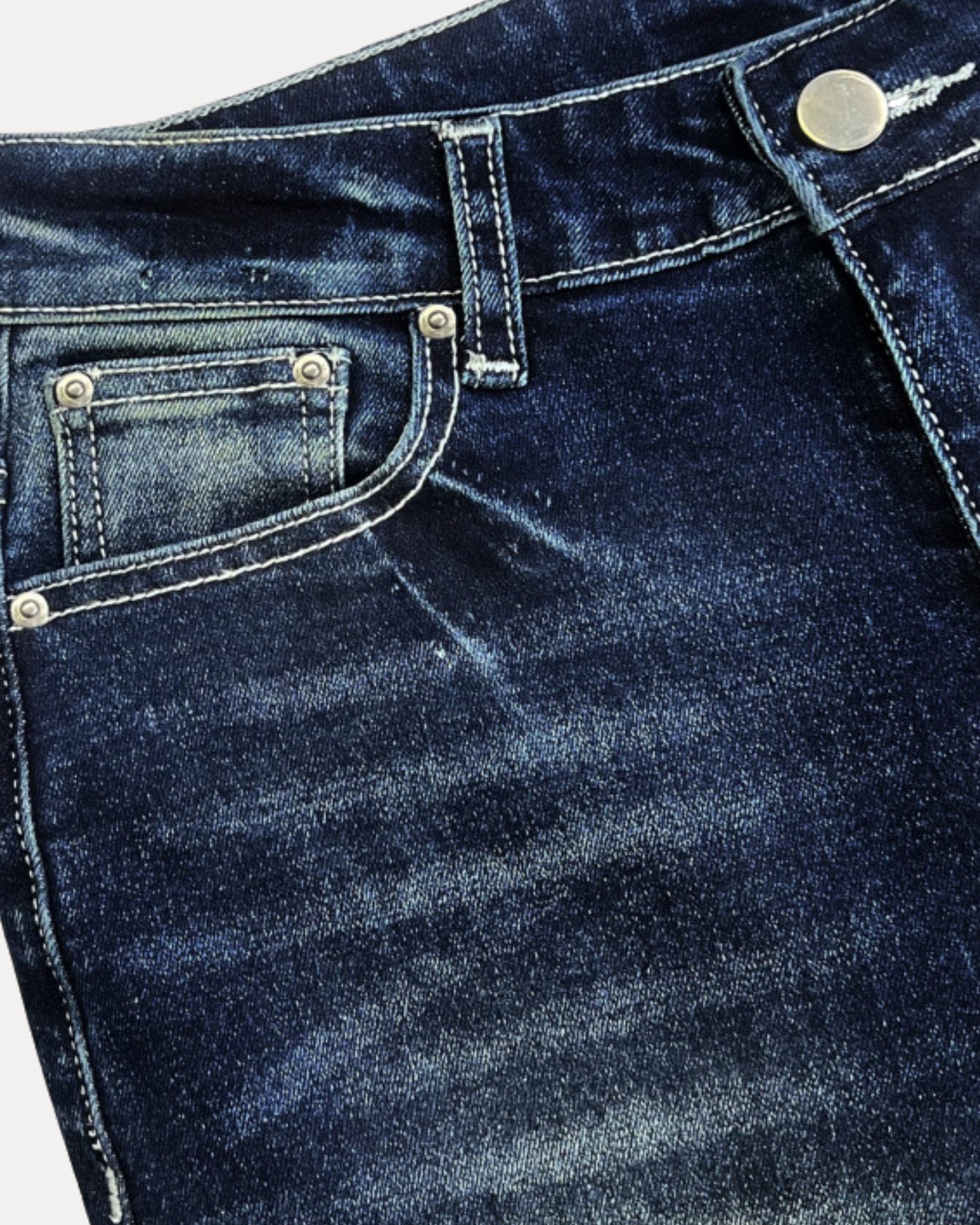 Jean droit déchiré