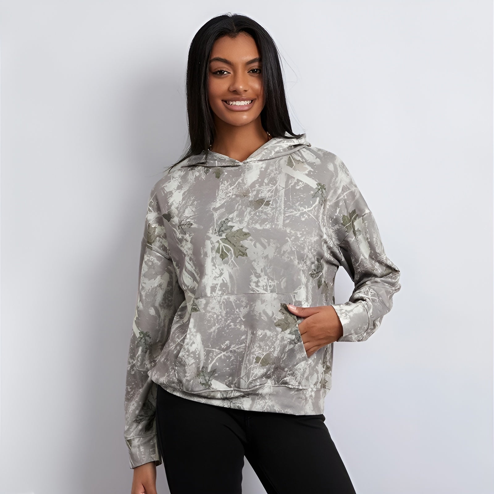 Kapuzenpullover mit Camouflage-Muster