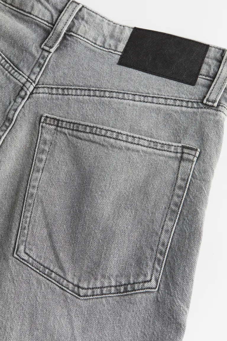 Graue Jeans