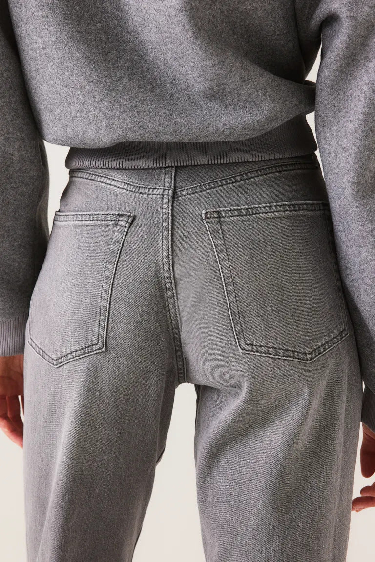 Graue Jeans