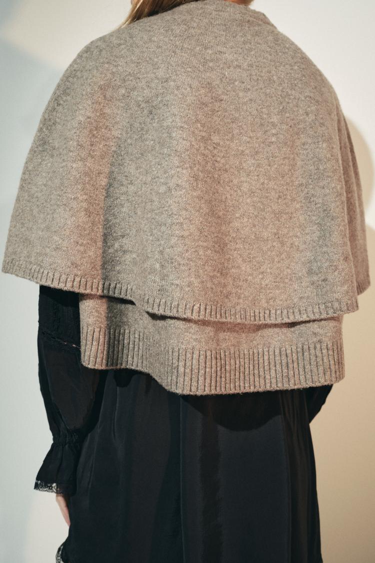 VESTE CAPE EN TRICOT