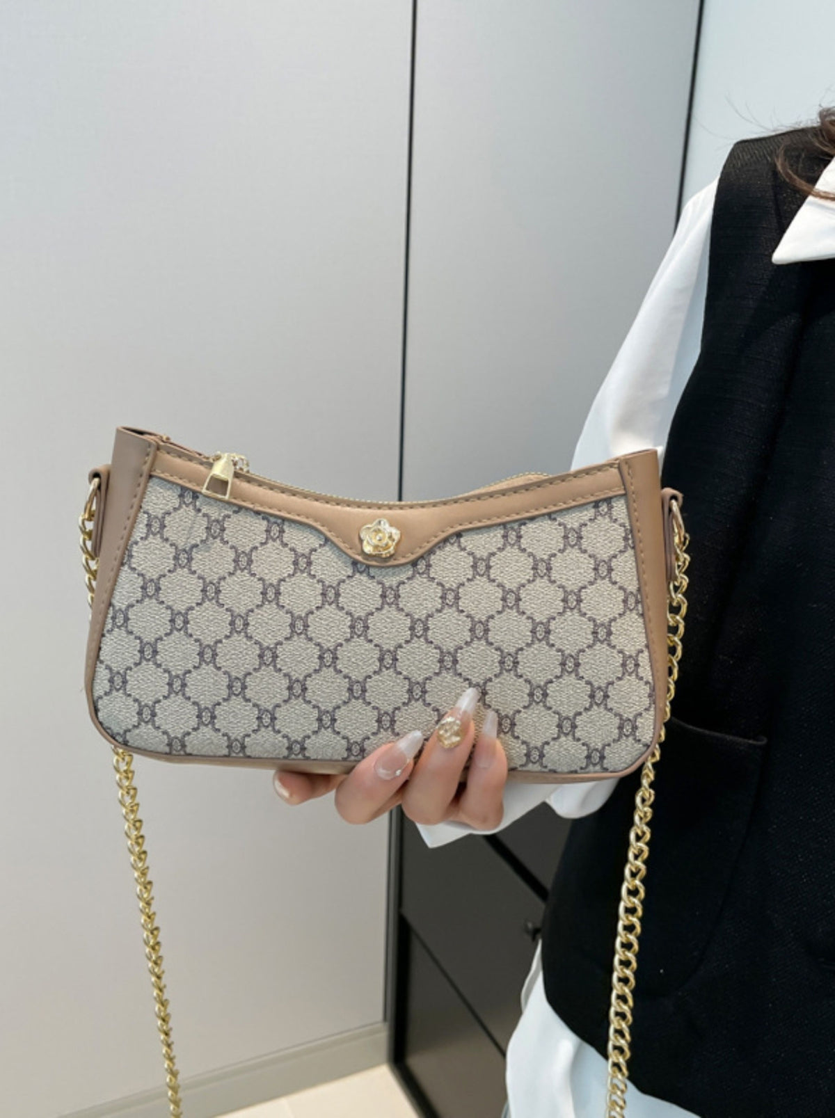 Chain Shoulder Bag