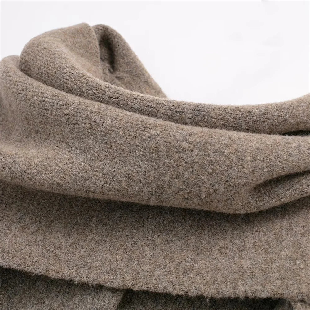 MANTEAU COURT EN MAILLE AVEC ÉCHARPE